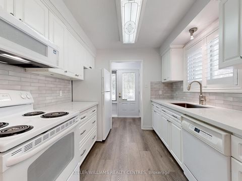 Photo 6 at 814 Arnold Crescent, College Manor, Newmarket