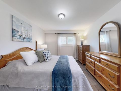 Photo 10 at 814 Arnold Crescent, College Manor, Newmarket