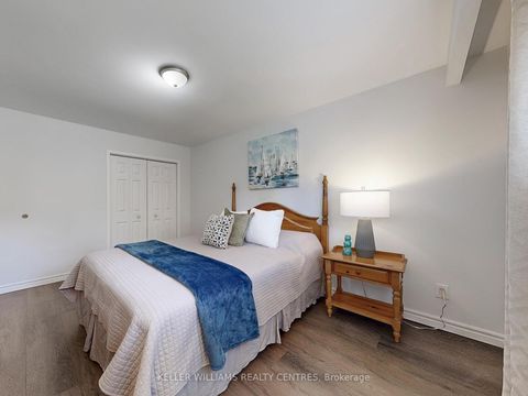 Photo 11 at 814 Arnold Crescent, College Manor, Newmarket