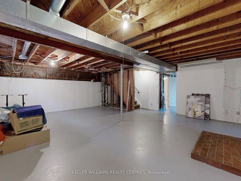 Photo 14 at 814 Arnold Crescent, College Manor, Newmarket