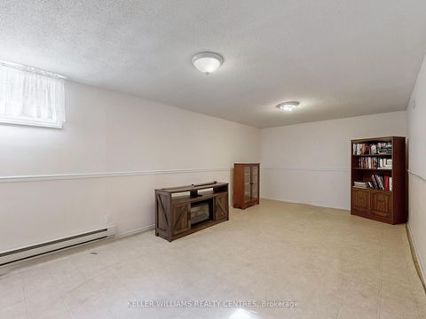 Photo 15 at 814 Arnold Crescent, College Manor, Newmarket