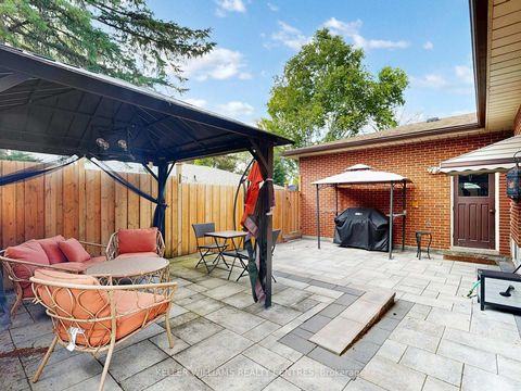 Photo 20 at 814 Arnold Crescent, College Manor, Newmarket