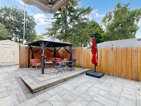 Photo 21 at 814 Arnold Crescent, College Manor, Newmarket