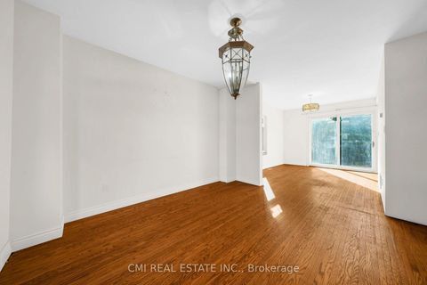 Photo 8 at 43 Perry Street, Queen's Park, Barrie