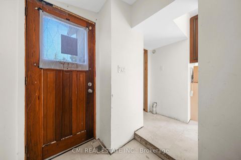 Photo 16 at 43 Perry Street, Queen's Park, Barrie