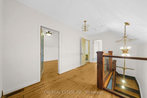 Photo 19 at 43 Perry Street, Queen's Park, Barrie