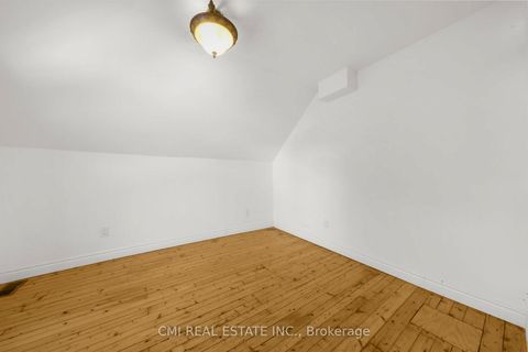 Photo 20 at 43 Perry Street, Queen's Park, Barrie