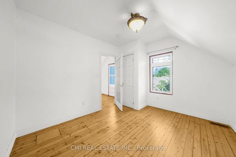 Photo 21 at 43 Perry Street, Queen's Park, Barrie