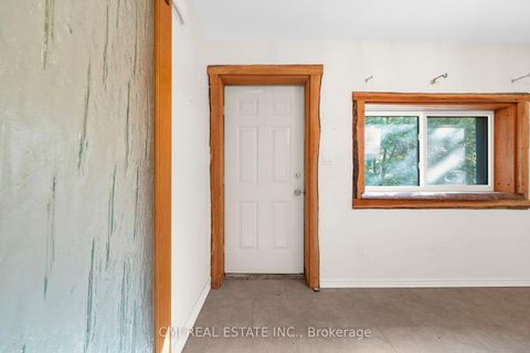 Photo 26 at 43 Perry Street, Queen's Park, Barrie