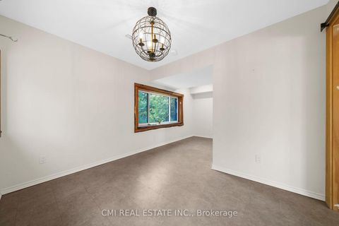 Photo 27 at 43 Perry Street, Queen's Park, Barrie