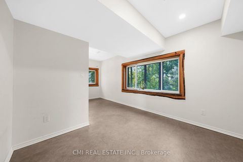 Photo 31 at 43 Perry Street, Queen's Park, Barrie