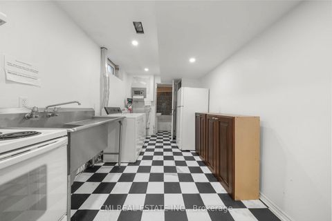 Photo 33 at 43 Perry Street, Queen's Park, Barrie