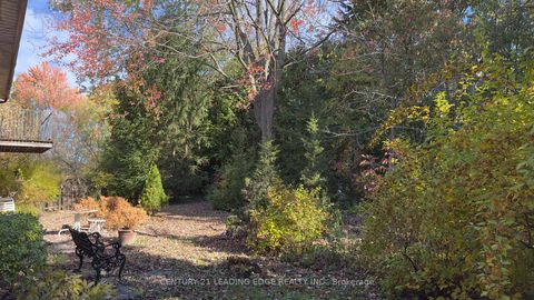 Photo 2 at 117 Westwood Lane, South Richvale, Richmond Hill