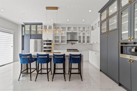 Photo 12 at 144 Pine Hill Crescent, Aurora Estates, Aurora