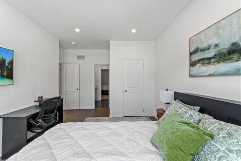 Photo 31 at 144 Pine Hill Crescent, Aurora Estates, Aurora