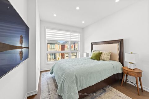 Photo 32 at 144 Pine Hill Crescent, Aurora Estates, Aurora