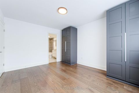 Photo 20 at 27 Poplar Crescent, Aurora Highlands, Aurora