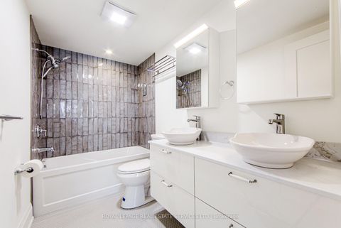 Photo 21 at 27 Poplar Crescent, Aurora Highlands, Aurora