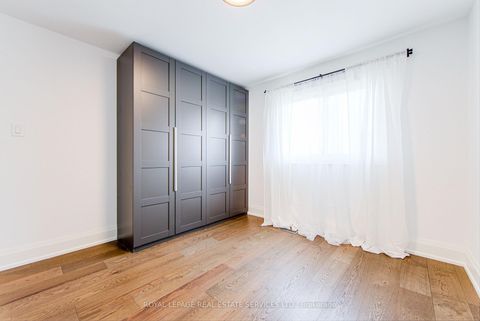 Photo 23 at 27 Poplar Crescent, Aurora Highlands, Aurora