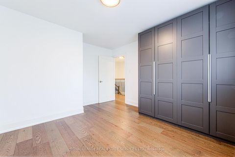 Photo 24 at 27 Poplar Crescent, Aurora Highlands, Aurora