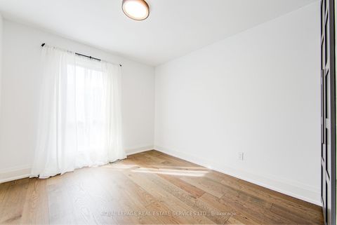 Photo 26 at 27 Poplar Crescent, Aurora Highlands, Aurora