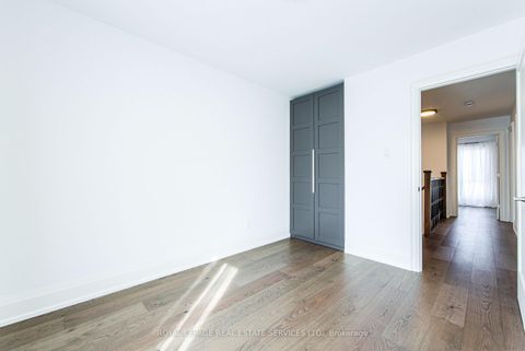 Photo 27 at 27 Poplar Crescent, Aurora Highlands, Aurora