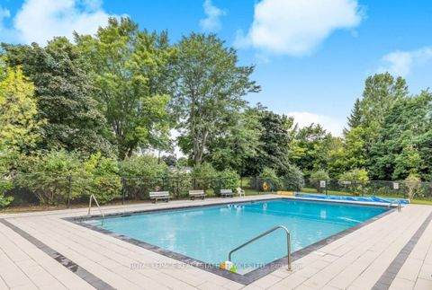 Photo 38 at 27 Poplar Crescent, Aurora Highlands, Aurora