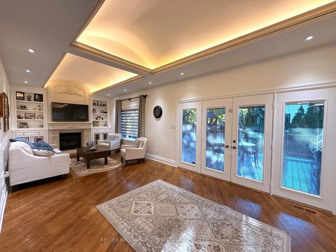 Photo 6 at 72 Laurel Avenue, City Centre West, Toronto