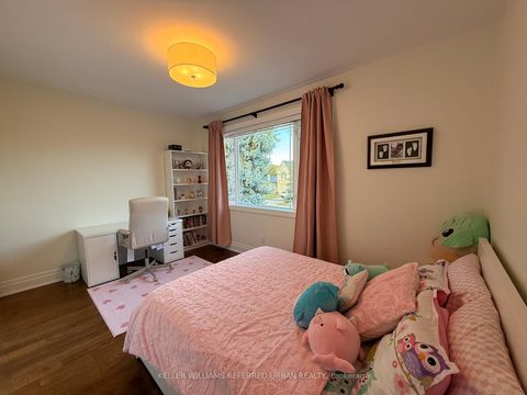 Photo 16 at 72 Laurel Avenue, City Centre West, Toronto