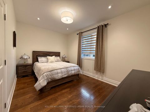 Photo 17 at 72 Laurel Avenue, City Centre West, Toronto