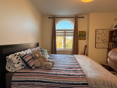 Photo 18 at 72 Laurel Avenue, City Centre West, Toronto