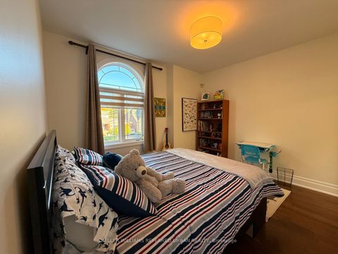 Photo 19 at 72 Laurel Avenue, City Centre West, Toronto