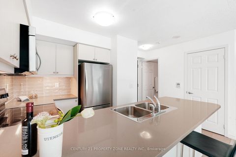 Photo 10 at 527 - 25 Lower Simcoe Street, Waterfront Communities C1, Toronto