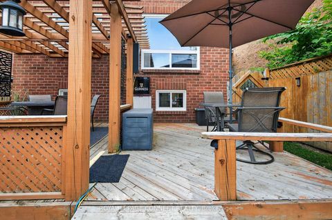 Photo 35 at 22 Crawford Rose Drive, Aurora Heights, Aurora