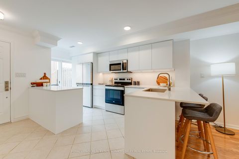 Photo 3 at 15 - 151 Merton Street, Mount Pleasant West, Toronto