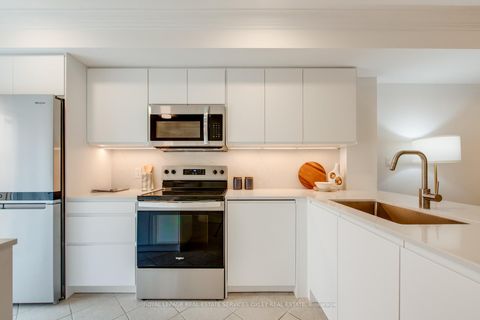 Photo 4 at 15 - 151 Merton Street, Mount Pleasant West, Toronto