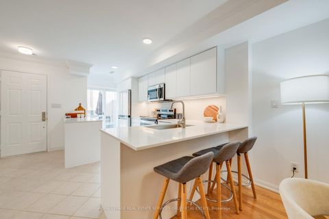 Photo 7 at 15 - 151 Merton Street, Mount Pleasant West, Toronto