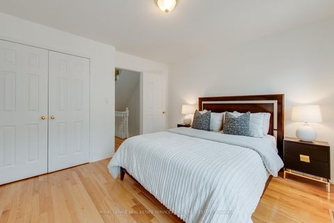 Photo 19 at 15 - 151 Merton Street, Mount Pleasant West, Toronto