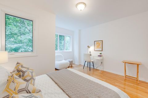 Photo 22 at 15 - 151 Merton Street, Mount Pleasant West, Toronto