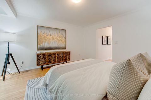 Photo 26 at 15 - 151 Merton Street, Mount Pleasant West, Toronto
