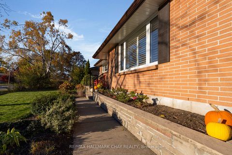 Photo 32 at 15 Bothwell Crescent, Wellington, Barrie