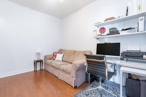 Photo 19 at 902 - 2 Toronto Street, City Centre, Barrie