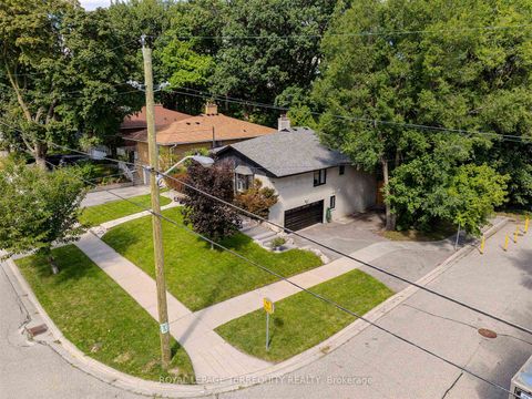Photo 2 at 92 Saskatoon Drive, The Westway, Toronto