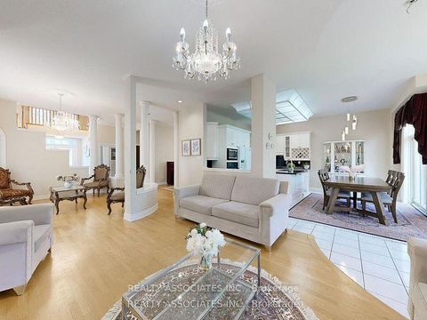 Photo 8 at 2 Lord Nelson Court, Rouge Woods, Richmond Hill