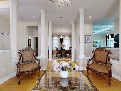 Photo 13 at 2 Lord Nelson Court, Rouge Woods, Richmond Hill