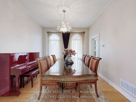 Photo 14 at 2 Lord Nelson Court, Rouge Woods, Richmond Hill