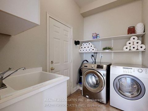 Photo 28 at 2 Lord Nelson Court, Rouge Woods, Richmond Hill