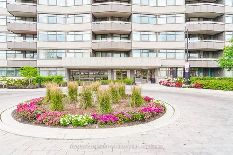 Photo 1 at 302 - 3131 Bridletowne Circle, L'Amoreaux, Toronto