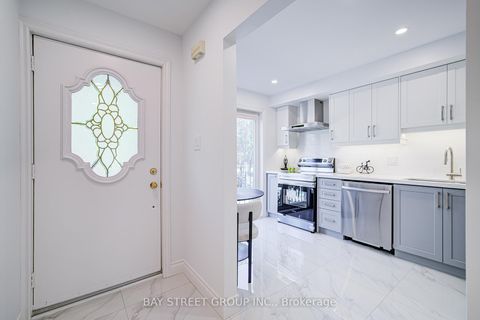 Photo 4 at 3 - 33 Birchbank Lane, Don Mills, Toronto