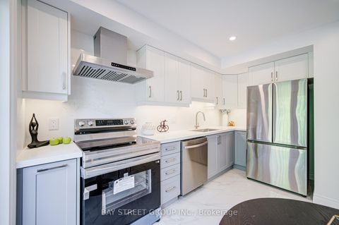 Photo 7 at 3 - 33 Birchbank Lane, Don Mills, Toronto